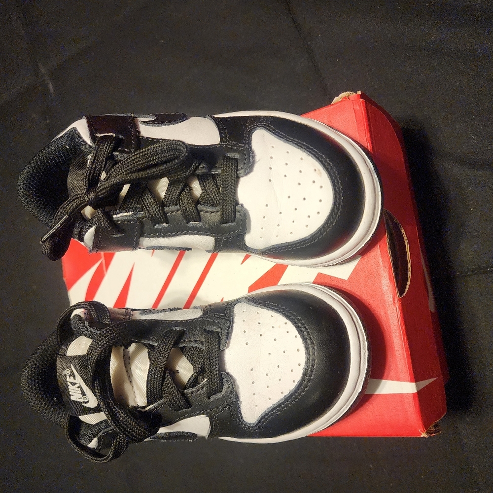 Nike Kids Black and White Sneakers